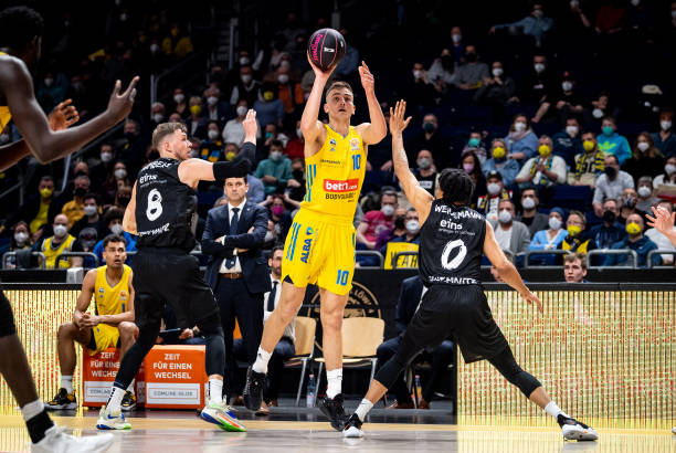 广东男篮以 广东男篮以